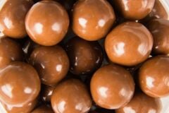 SÜTLÜ ÇİKOLATALI FINDIK DRAJE 180GR